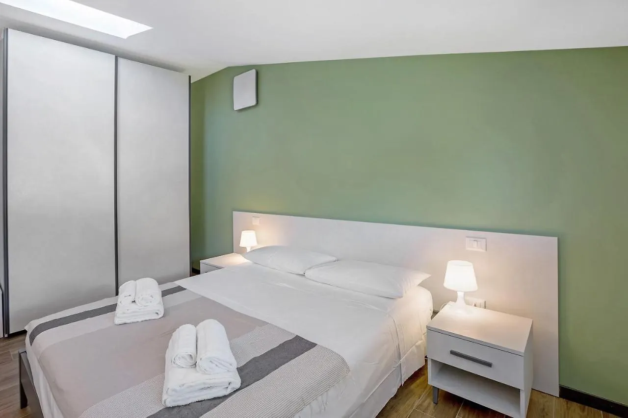 Apartment Villa Donne Del Lago Ele Salo Italy