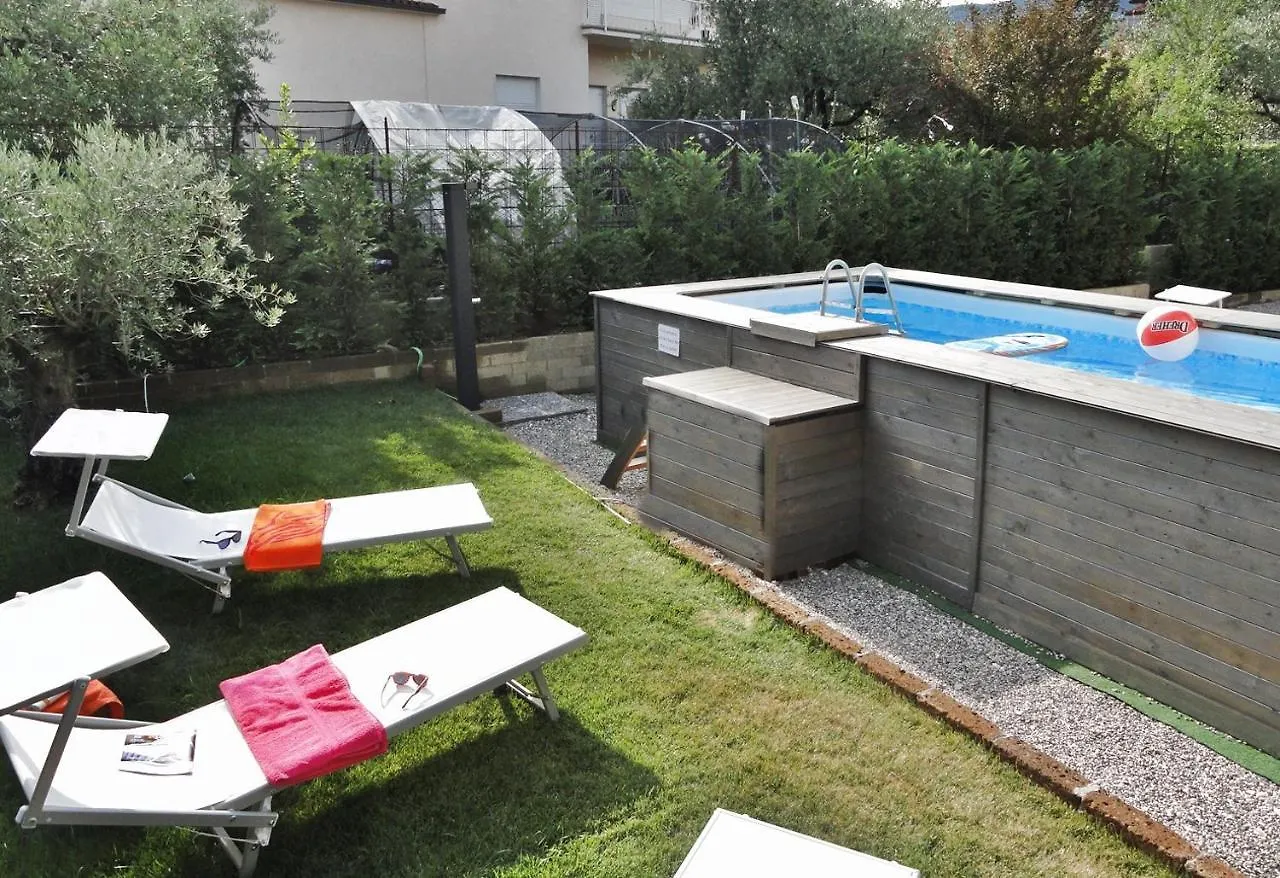 Villa Donne Del Lago Ele Salo